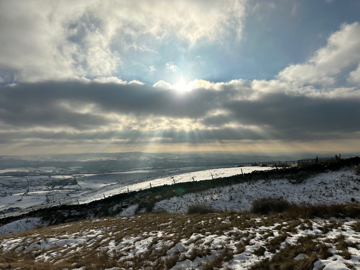 A snowy shuffle to the Pendle Hill summit